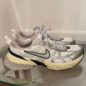 Nike V2K Run